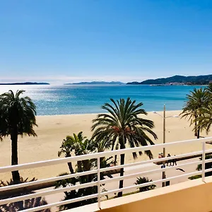 Appartement T3 Lumineux Traversant Totalement Neuf En Face De La Front De Vue Sur Les Iles Vue Panoramique Assuree De La Centre Du Lavandou 3eme Etage Avec Ascenseur T3, Le Lavandou
